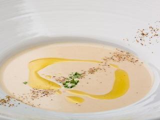 白いんげん豆の冷製スープ
