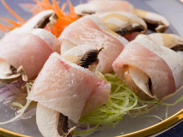 マッシュルームのヒラマサ巻き 魚介のおかず 田村隆のあなたも作れる本格和食 Epirecipe エピレシピ